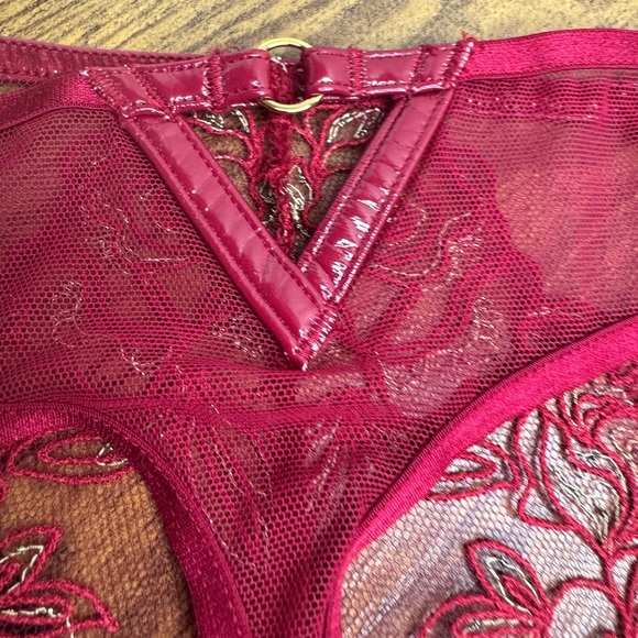 Victoria's Secret Lace Thong  Red - Picture 7 of 8